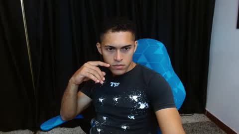 D E R E K online show from December 17, 2025, 1:06 pm