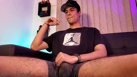 Snapshot of derek_stud_ chatting on October 5, 2025, 5:50 am Derek independent model online show from October 5, 2025, 5:50 am