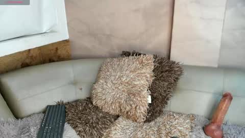 derek_voss online show from April 15, 2026, 2:35 pm