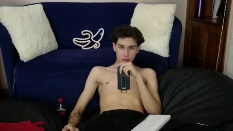 Snapshot of derekswan chatting on November 20, 2025, 11:48 pm Derek online show from November 20, 2025, 11:48 pm