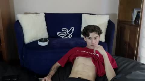 Snapshot of derekswan chatting on November 25, 2025, 8:31 pm Derek online show from November 25, 2025, 8:31 pm