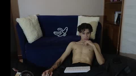 Snapshot of derekswan chatting on November 29, 2025, 11:19 pm Derek online show from November 29, 2025, 11:19 pm