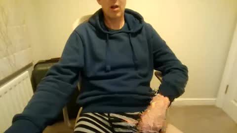 Snapshot of derelictguy chatting on December 17, 2024, 4:00 pm derelictguy online show from December 17, 2024, 4:00 pm