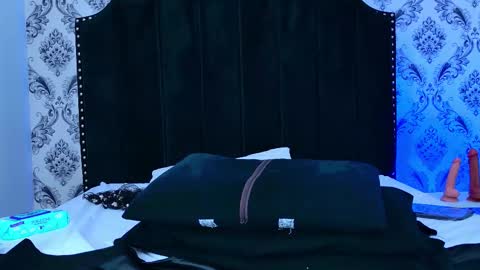 Derieri D online show from February 5, 2026, 10:36 pm