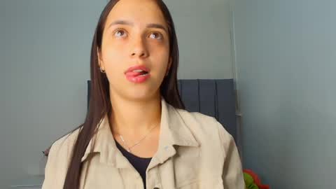 Snapshot of derly_cuervo703031 chatting on April 10, 2026, 12:05 am derly_cuervo703031 online show from April 10, 2026, 12:05 am