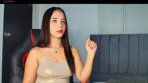 Snapshot of derly_cuervo703031 chatting on May 18, 2026, 6:14 pm derly_cuervo703031 online show from May 18, 2026, 6:14 pm
