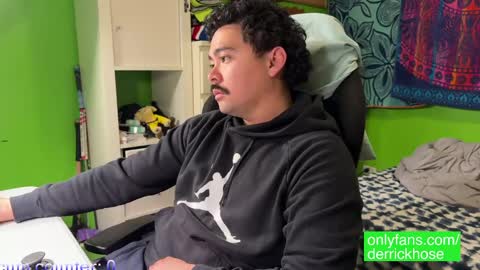 Snapshot of derrick_hose chatting on March 8, 2025, 1:06 am Derrick Hose online show from March 8, 2025, 1:06 am