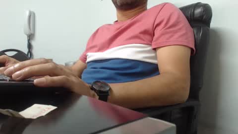 Snapshot of derrik_ chatting on December 17, 2024, 10:12 am online show from December 17, 2024, 10:12 am