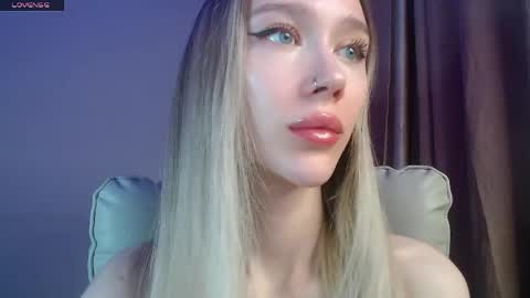 Snapshot of des_ch chatting on April 19, 2026, 4:39 pm Ari online show from April 19, 2026, 4:39 pm