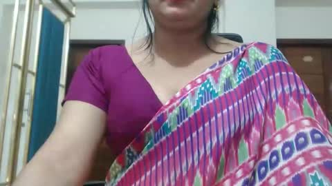 Snapshot of desimaisa130 chatting on April 28, 2026, 7:19 pm Maisa online show from April 28, 2026, 7:19 pm