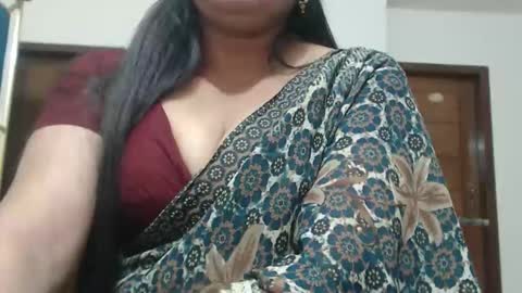 Snapshot of desimaisa130 chatting on May 6, 2026, 5:51 pm Maisa online show from May 6, 2026, 5:51 pm