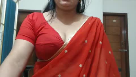 Snapshot of desimaisa130 chatting on May 17, 2026, 5:20 pm Maisa online show from May 17, 2026, 5:20 pm