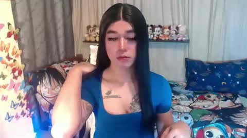 LORINE online show from September 22, 2025, 1:57 pm