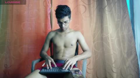 desire4duo online show from May 9, 2026, 11:48 am
