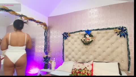 Snapshot of desire_sara chatting on January 6, 2025, 12:24 pm Sara Desire online show from January 6, 2025, 12:24 pm