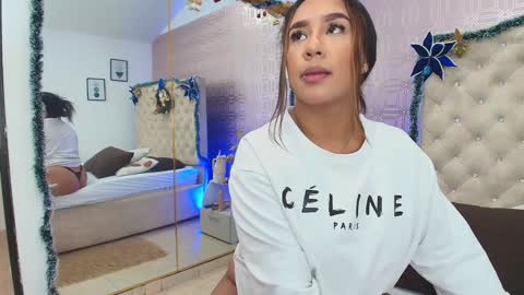 Snapshot of desire_sara chatting on January 9, 2025, 3:44 pm Sara Desire online show from January 9, 2025, 3:44 pm