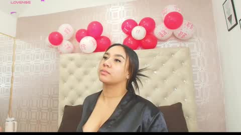 Snapshot of desire_sara chatting on February 16, 2025, 12:32 pm Sara Desire online show from February 16, 2025, 12:32 pm