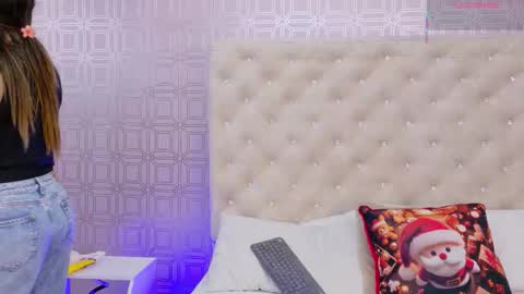 Snapshot of desire_sara chatting on November 25, 2025, 12:16 pm Sara Desire online show from November 25, 2025, 12:16 pm