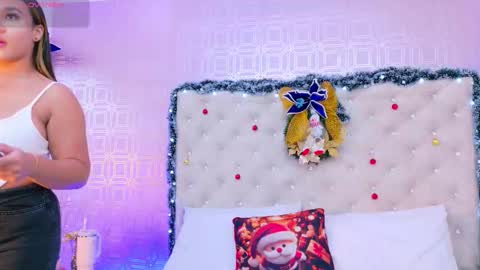 Snapshot of desire_sara chatting on December 4, 2025, 12:25 pm Sara Desire online show from December 4, 2025, 12:25 pm