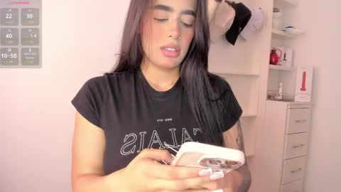Snapshot of desired_breasts chatting on May 3, 2026, 6:36 pm Sophie online show from May 3, 2026, 6:36 pm
