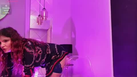 Snapshot of desireekeys chatting on November 18, 2025, 5:01 am Desiree online show from November 18, 2025, 5:01 am