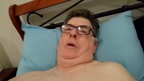 Desmon1958 online show from April 12, 2026, 8:58 pm