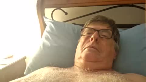 Desmon1958 online show from April 19, 2026, 6:32 pm