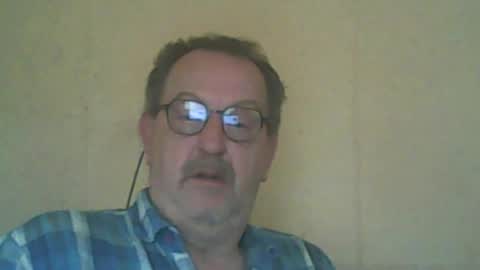 Snapshot of destelp chatting on July 4, 2026, 3:07 pm destelp online show from July 4, 2026, 3:07 pm