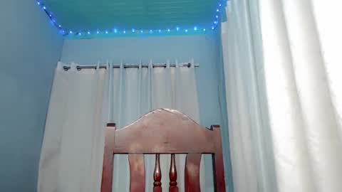 Snapshot of destinyroxie chatting on December 10, 2024, 3:41 am ROXIE  online show from December 10, 2024, 3:41 am