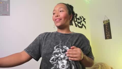 desty_y online show from September 9, 2025, 4:56 am