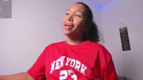 desty_y online show from October 14, 2025, 3:07 am