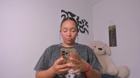 desty_y online show from February 22, 2026, 7:19 am