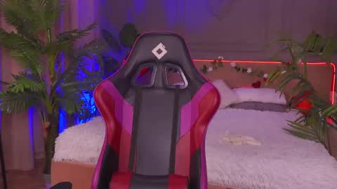 devilinee online show from February 11, 2025, 10:04 am