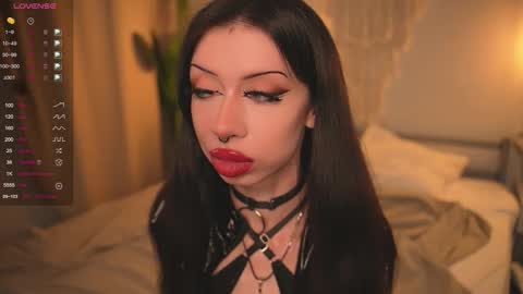 Snapshot of devilss_toy chatting on October 29, 2025, 4:20 pm CIBELLE online show from October 29, 2025, 4:20 pm