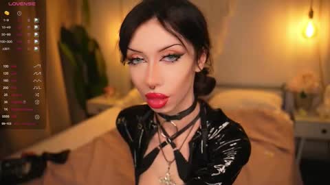 Snapshot of devilss_toy chatting on November 4, 2025, 4:06 pm CIBELLE online show from November 4, 2025, 4:06 pm
