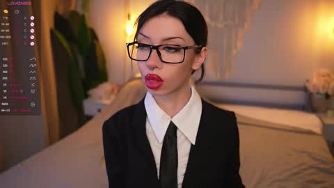 Snapshot of devilss_toy chatting on November 18, 2025, 4:00 pm CIBELLE online show from November 18, 2025, 4:00 pm