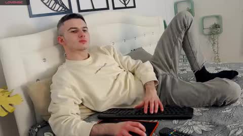 devin_ho online show from February 9, 2025, 7:41 pm