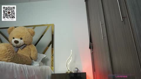 Devin Hunter online show from November 29, 2025, 12:46 am