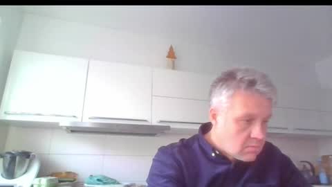 Snapshot of devon_nite chatting on December 5, 2024, 12:11 pm Devon online show from December 5, 2024, 12:11 pm