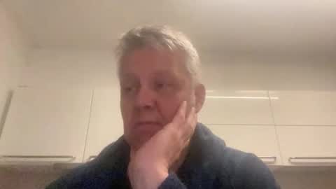 Snapshot of devon_nite chatting on December 19, 2025, 12:28 am Devon online show from December 19, 2025, 12:28 am