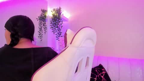 Snapshot of devoracook chatting on November 6, 2025, 1:45 pm DevoraCook online show from November 6, 2025, 1:45 pm