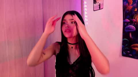 Snapshot of devours_fire chatting on November 27, 2025, 7:05 pm Sara 3 online show from November 27, 2025, 7:05 pm