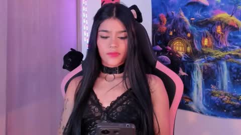 Snapshot of devours_fire chatting on January 7, 2026, 8:33 pm Sara 3 online show from January 7, 2026, 8:33 pm