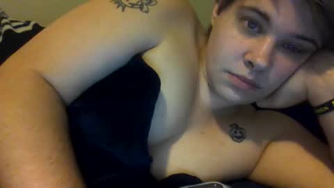 Snapshot of devykitten2018 chatting on October 24, 2025, 1:18 pm devykitten online show from October 24, 2025, 1:18 pm