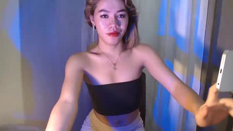 dexie121698 online show from March 12, 2025, 5:13 am
