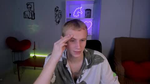 Snapshot of dexter_mitch chatting on December 17, 2025, 8:59 pm Dekster online show from December 17, 2025, 8:59 pm