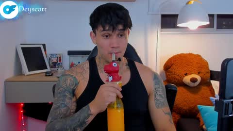 Snapshot of deymon_scott chatting on January 31, 2025, 1:54 am JULIAN online show from January 31, 2025, 1:54 am