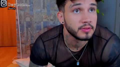 Snapshot of deymon_scott chatting on October 29, 2025, 11:06 pm JULIAN online show from October 29, 2025, 11:06 pm