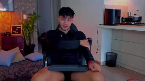 Snapshot of deymon_scott chatting on November 22, 2025, 9:14 pm JULIAN online show from November 22, 2025, 9:14 pm