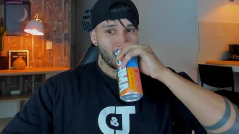 JULIAN online show from April 16, 2026, 11:18 pm